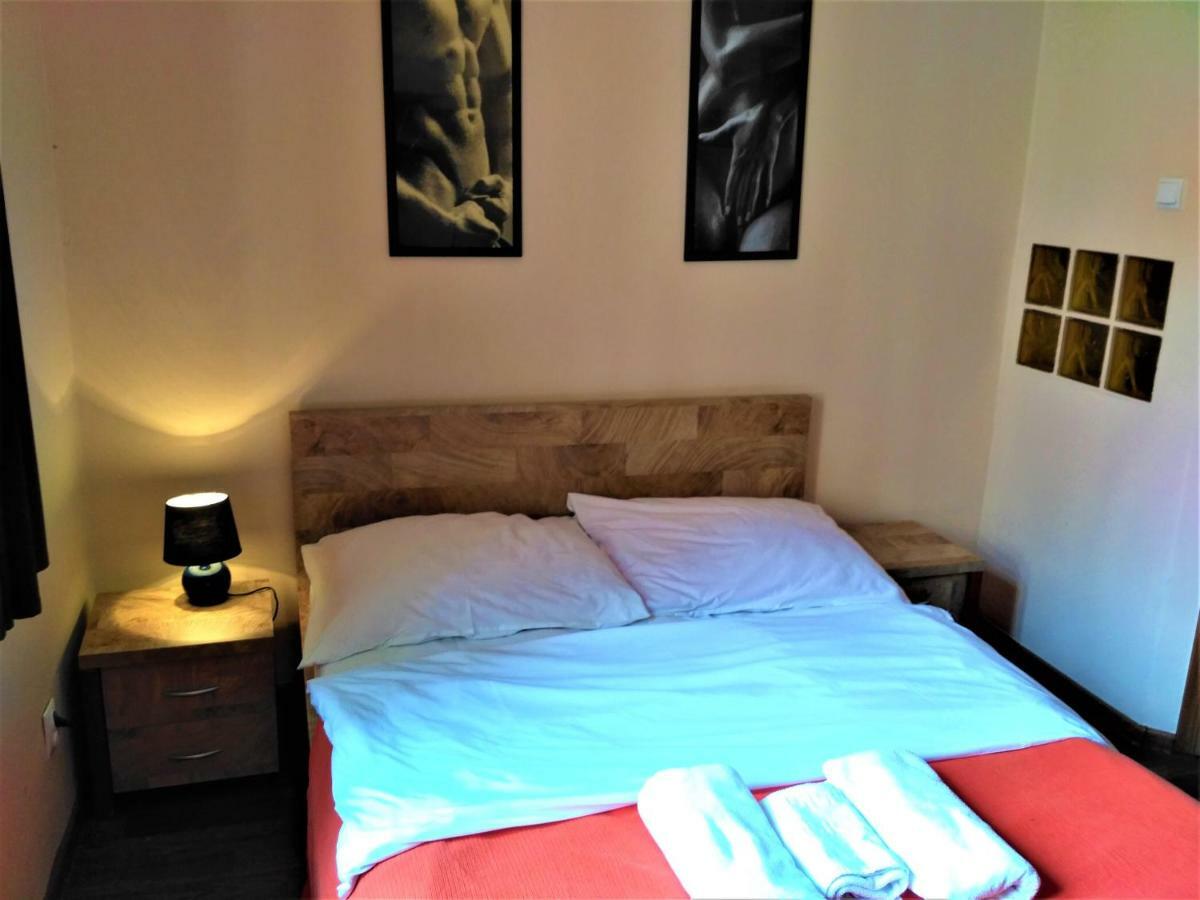 Apartament Akt Centre *